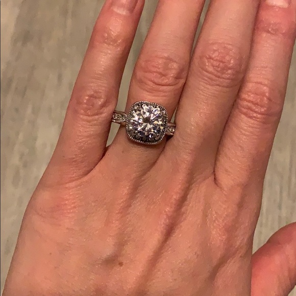 CZ Ring - Picture 1 of 8
